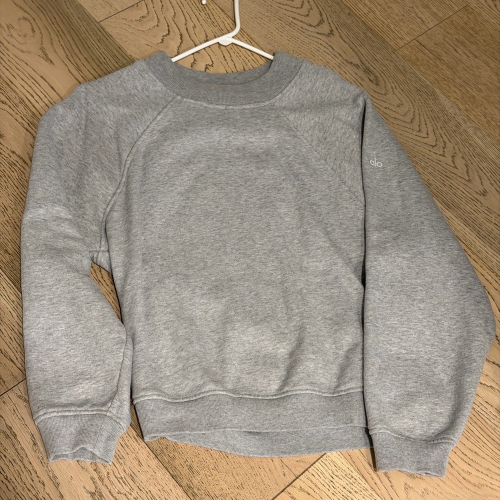 ALO Yoga Light Gray Crewneck Sweater